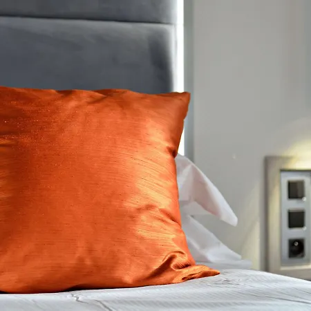 Hotell Cezanne 4*