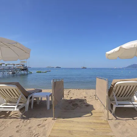 Cezanne 4* Канны