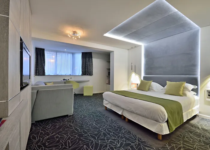 Cezanne Otel 4*